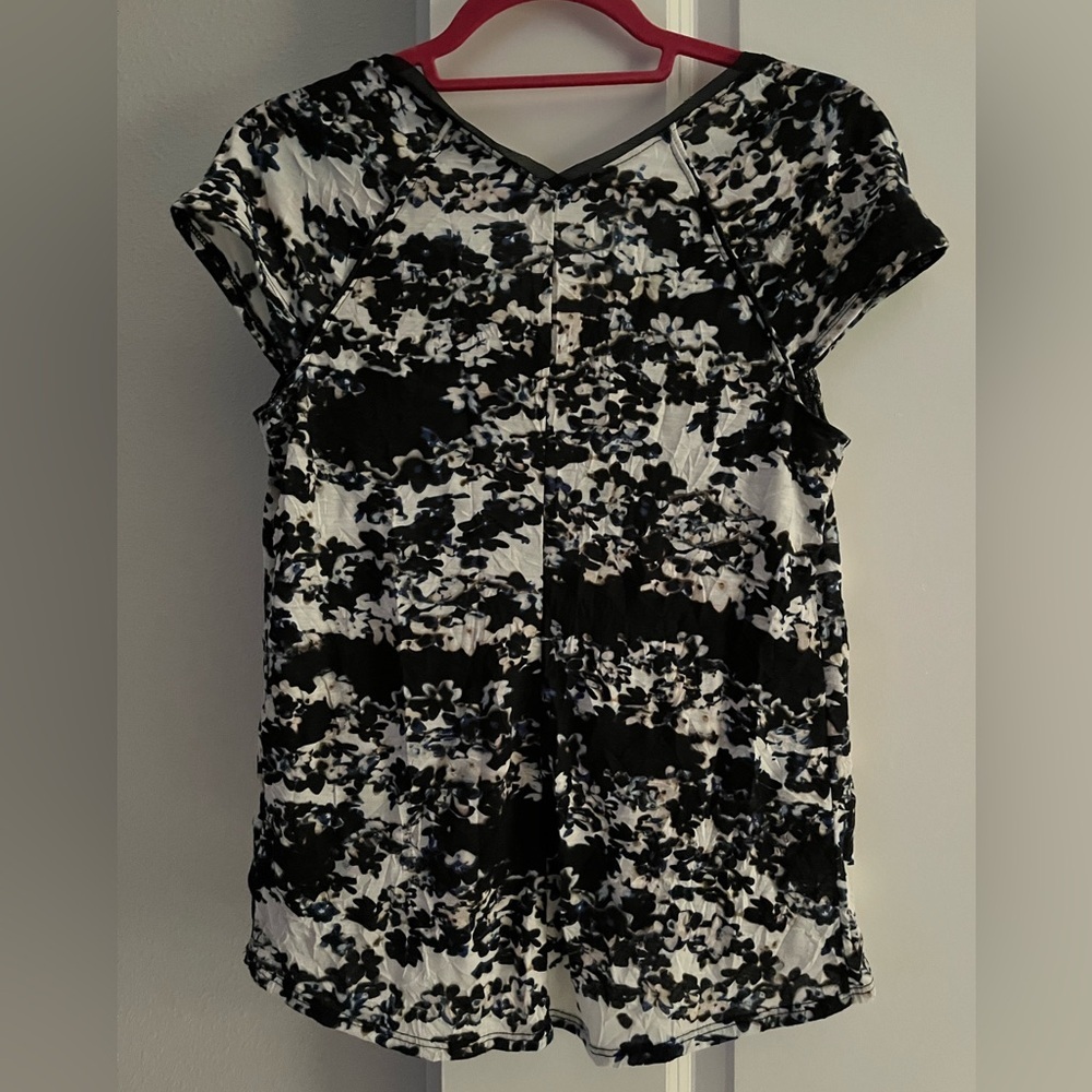 Simply Vera Cap sleeve top - Picture 3 of 3